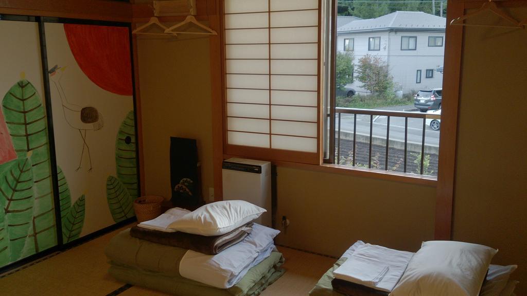 Teishaba Guesthouse&Cafe Fujiyoshida Bagian luar foto