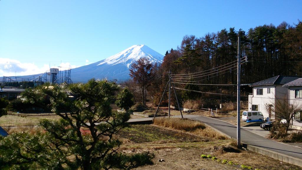 Teishaba Guesthouse&Cafe Fujiyoshida Bagian luar foto